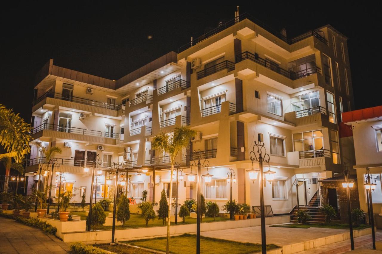 Quick 20 Riverside Hotel Amlekhganj Exterior foto