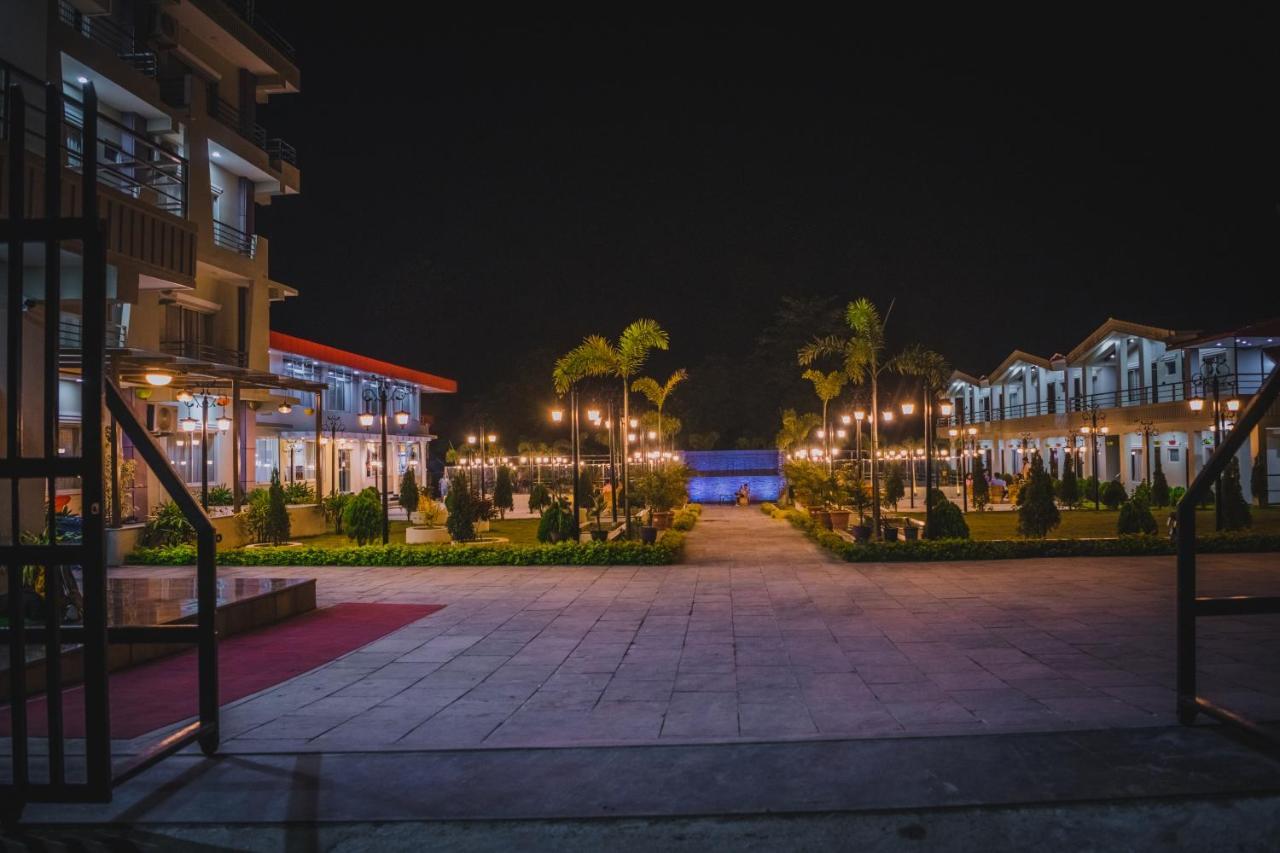 Quick 20 Riverside Hotel Amlekhganj Exterior foto