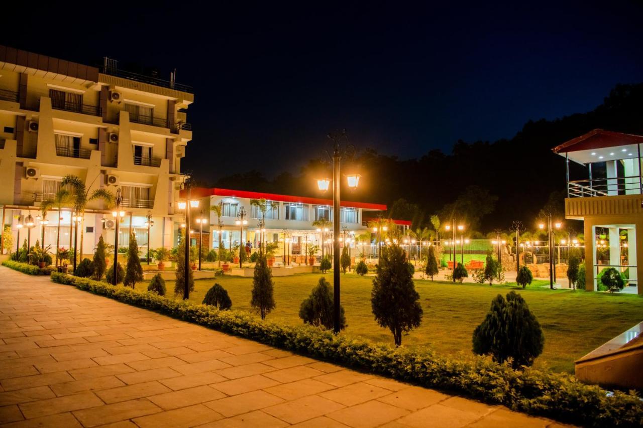 Quick 20 Riverside Hotel Amlekhganj Exterior foto